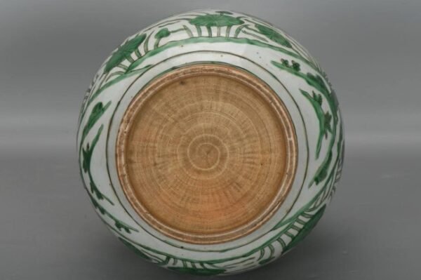 Ming Dynasty, Wanli green-glazed garlic-shaped vases - Image 8
